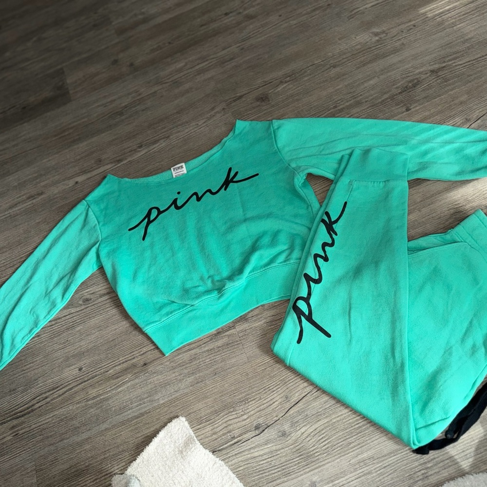PINK Victoria's Secret Teal Green crewneck & Matching Bottoms